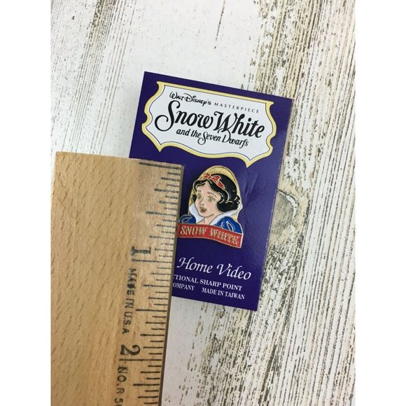 Disney Snow White and Seven Dwarfs Pins Home Video with Cards Complete Vtg 90s - Picture 16 of 16